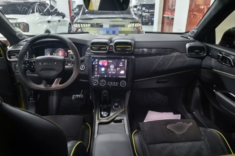 Used Lynk & Co 03 2021 03+ 2.0TD Automatic Wind-Chasing Edition Center Console