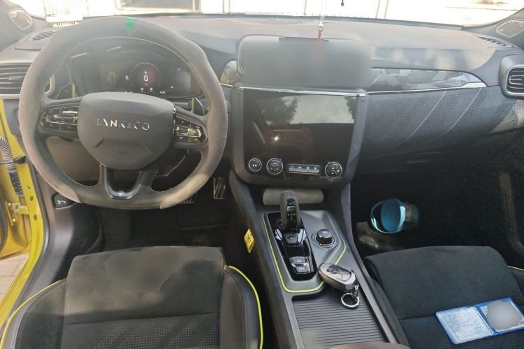 Used Lynk & Co 03 2021 03+ 2.0TD Automatic Wind-Chasing Edition Center Console