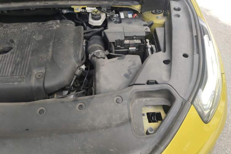 Used Lynk & Co 03 2021 03+ 2.0TD Automatic Wind-Chasing Edition Engine Bay Left