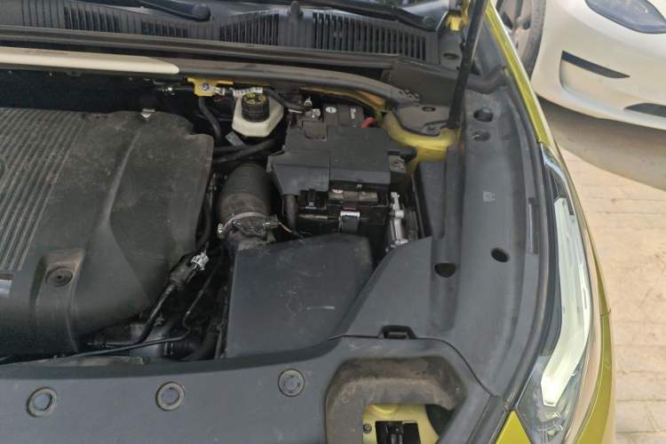 Used Lynk & Co 03 2021 03+ 2.0TD Automatic Wind-Chasing Edition Engine Bay Left