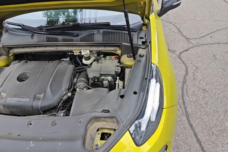 Used Lynk & Co 03 2021 03+ 2.0TD Automatic Wind-Chasing Edition Engine Bay Left