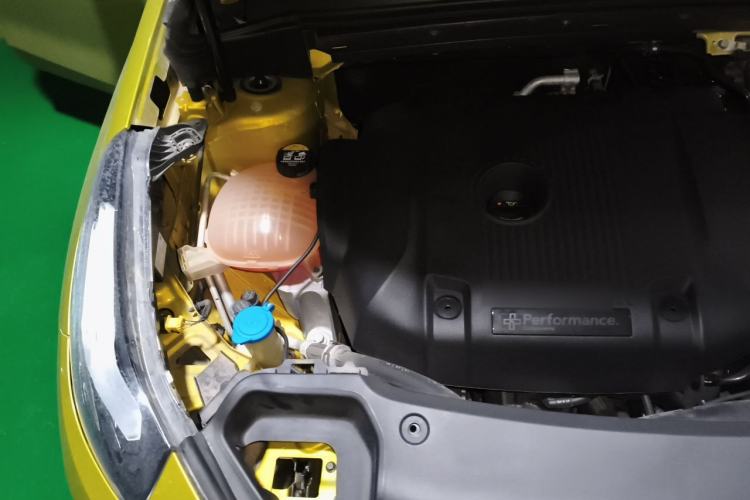 Used Lynk & Co 03 2021 03+ 2.0TD Automatic Wind-Chasing Edition Engine Bay Right