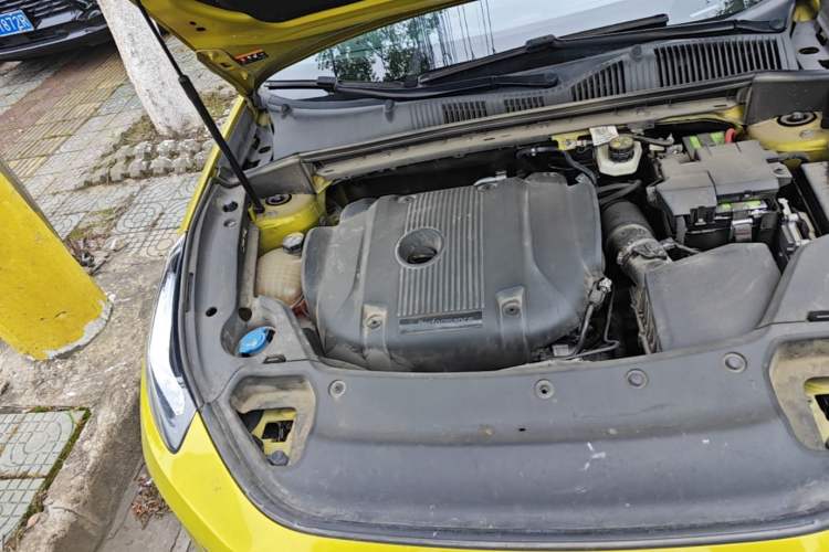 Used Lynk & Co 03 2021 03+ 2.0TD Automatic Wind-Chasing Edition Engine Bay Right