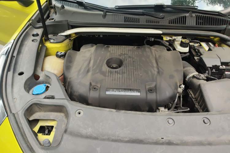 Used Lynk & Co 03 2021 03+ 2.0TD Automatic Wind-Chasing Edition Engine Bay Right