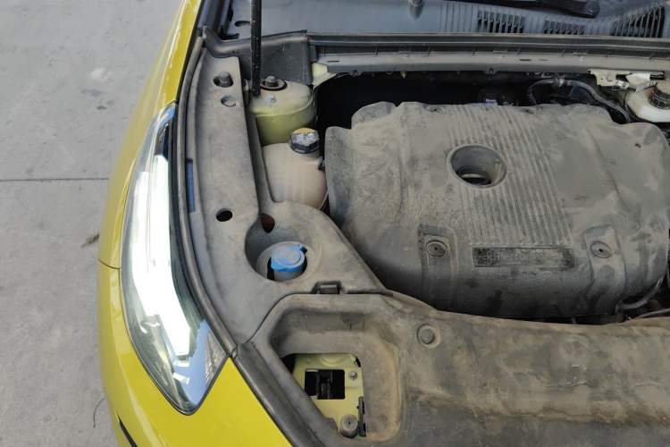 Used Lynk & Co 03 2021 03+ 2.0TD Automatic Wind-Chasing Edition Engine Bay Right