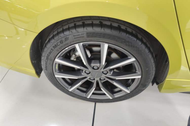 Used Lynk & Co 03 2021 03+ 2.0TD Automatic Wind-Chasing Edition Exterior 3