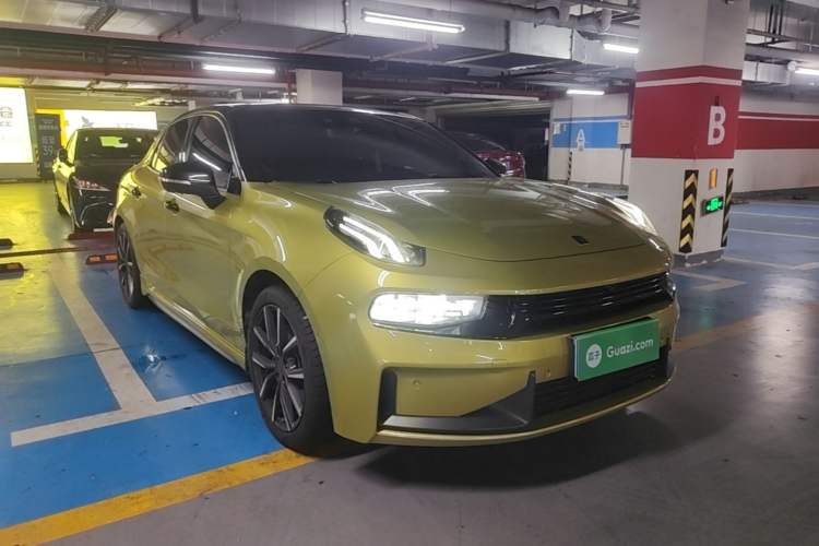 Used Lynk & Co 03 2021 03+ 2.0TD Automatic Wind-Chasing Edition Front Right 45 Deg