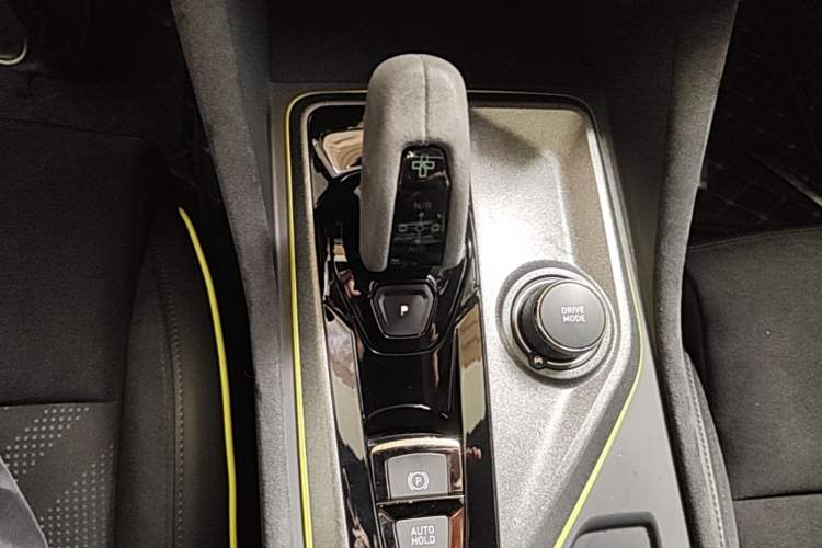 Used Lynk & Co 03 2021 03+ 2.0TD Automatic Wind-Chasing Edition Gear Lever