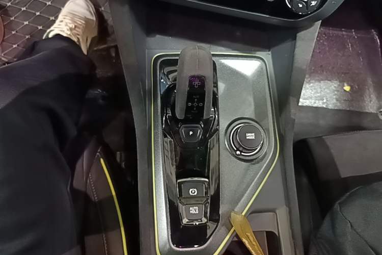 Used Lynk & Co 03 2021 03+ 2.0TD Automatic Wind-Chasing Edition Gear Lever
