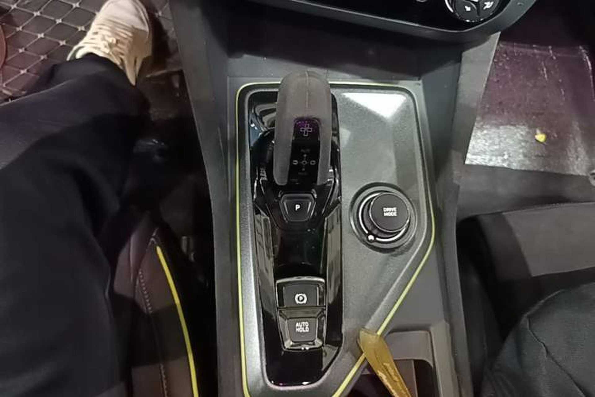 Used Lynk & Co 03 2021 03+ 2.0TD Automatic Wind-Chasing Edition Gear Lever