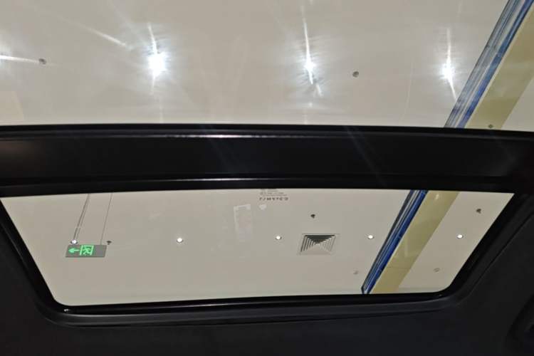 Used Lynk & Co 03 2021 03+ 2.0TD Automatic Wind-Chasing Edition Headliner
