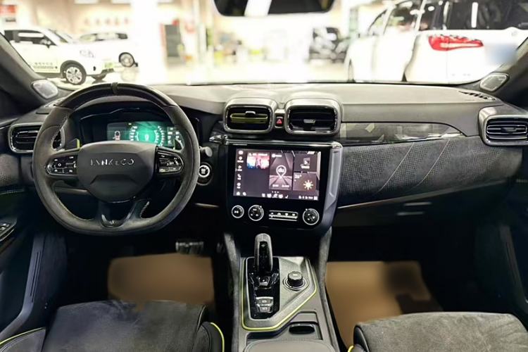 Used Lynk & Co 03 2021 03+ 2.0TD Automatic Wind-Chasing Edition Interior 1