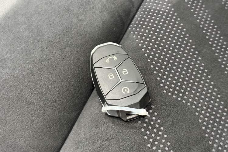 Used Lynk & Co 03 2021 03+ 2.0TD Automatic Wind-Chasing Edition Interior 6