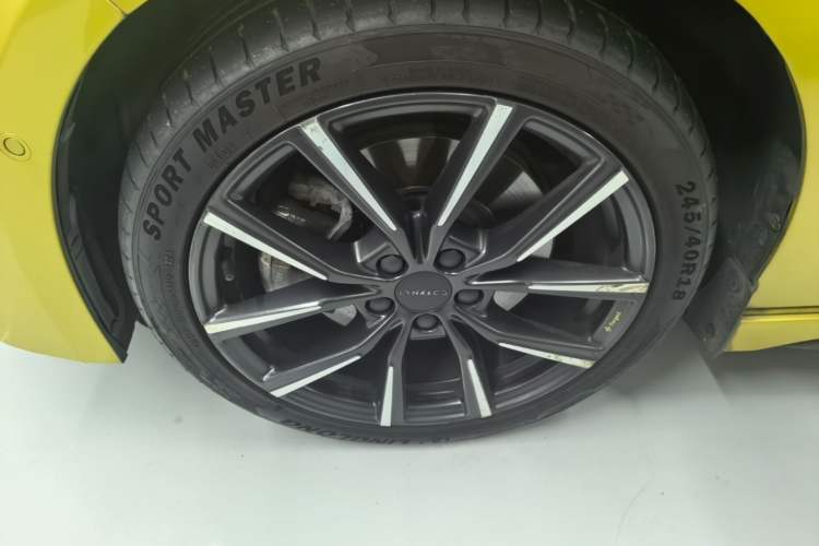 Used Lynk & Co 03 2021 03+ 2.0TD Automatic Wind-Chasing Edition Left Front Wheel Hub