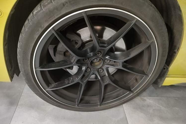 Used Lynk & Co 03 2021 03+ 2.0TD Automatic Wind-Chasing Edition Left Front Wheel Hub