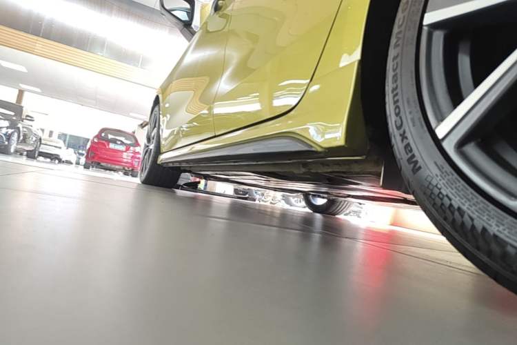 Used Lynk & Co 03 2021 03+ 2.0TD Automatic Wind-Chasing Edition Left Side Sill