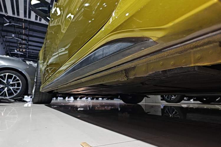 Used Lynk & Co 03 2021 03+ 2.0TD Automatic Wind-Chasing Edition Left Side Sill