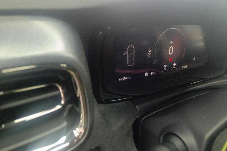 Used Lynk & Co 03 2021 03+ 2.0TD Automatic Wind-Chasing Edition Odometer Close Up