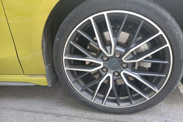 Used Lynk & Co 03 2021 03+ 2.0TD Automatic Wind-Chasing Edition Right Front Wheel Hub