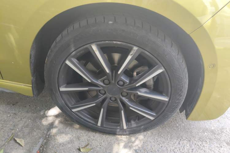 Used Lynk & Co 03 2021 03+ 2.0TD Automatic Wind-Chasing Edition Right Front Wheel Hub