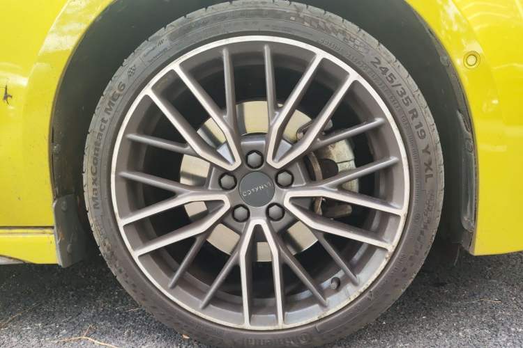 Used Lynk & Co 03 2021 03+ 2.0TD Automatic Wind-Chasing Edition Right Front Wheel Hub
