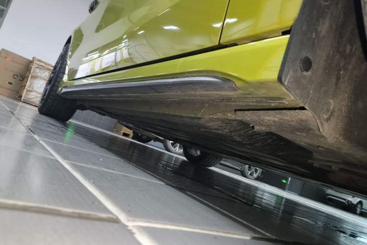 Used Lynk & Co 03 2021 03+ 2.0TD Automatic Wind-Chasing Edition Right Side Sill