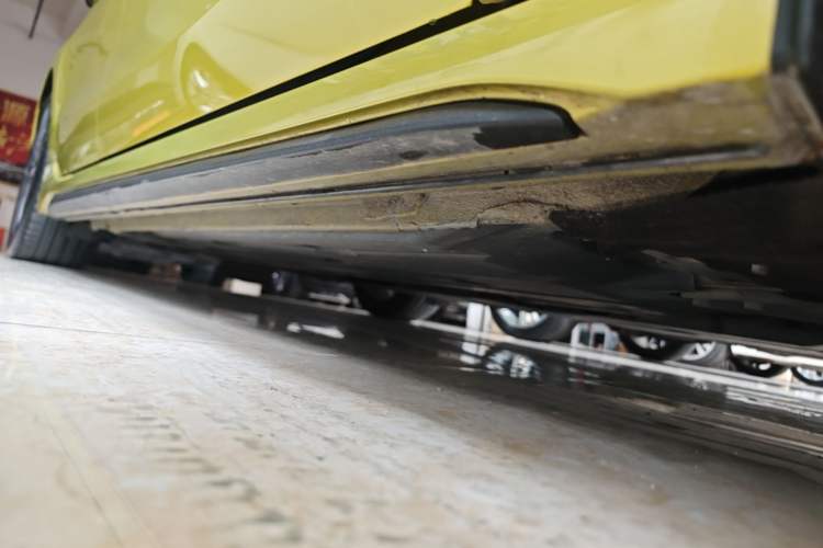 Used Lynk & Co 03 2021 03+ 2.0TD Automatic Wind-Chasing Edition Right Side Sill