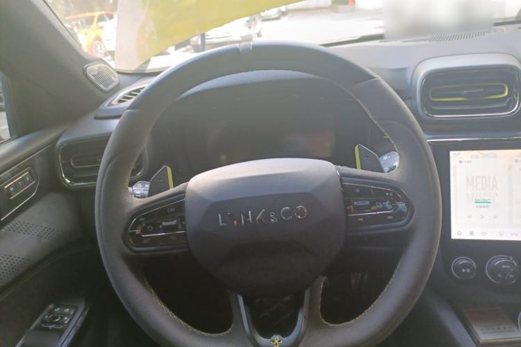 Used Lynk & Co 03 2021 03+ 2.0TD Automatic Wind-Chasing Edition Steering Wheel