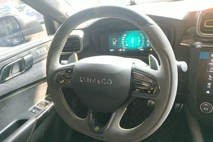 Used Lynk & Co 03 2021 03+ 2.0TD Automatic Wind-Chasing Edition Steering Wheel