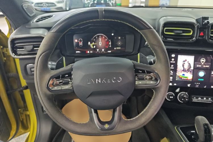Used Lynk & Co 03 2021 03+ 2.0TD Automatic Wind-Chasing Edition Steering Wheel