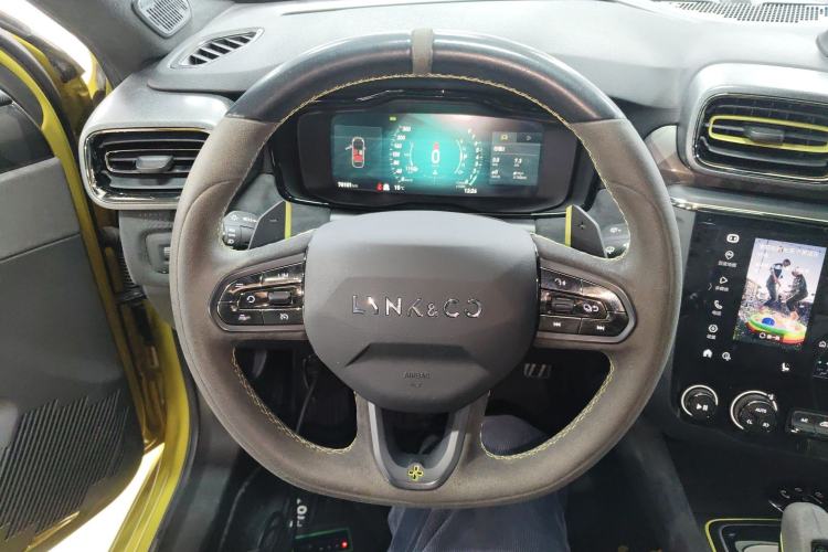 Used Lynk & Co 03 2021 03+ 2.0TD Automatic Wind-Chasing Edition Steering Wheel