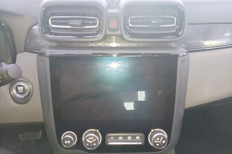 Used Lynk & Co 03 2022 2.0TD DCT JingPro Audio And AC Panel