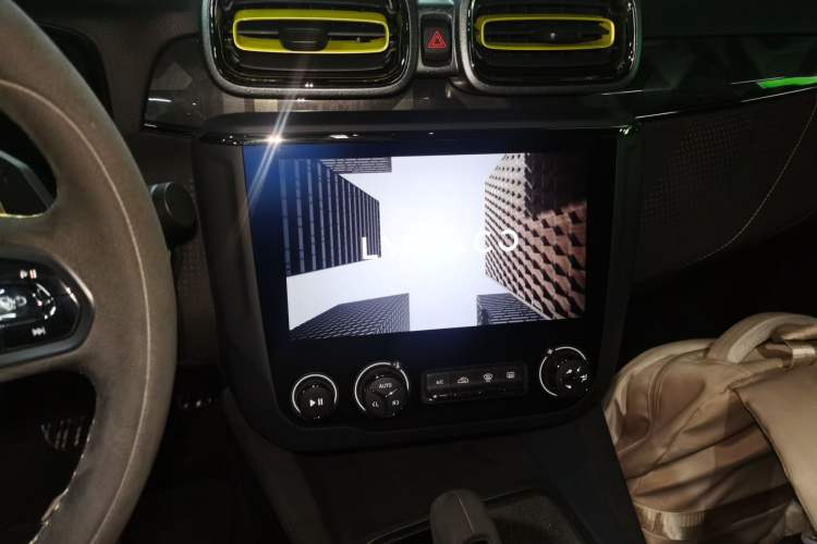 Used Lynk & Co 03 2022 03+ 2.0TD Automatic Wind-Chasing Edition Audio And AC Panel