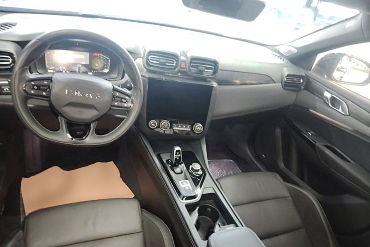 Used Lynk & Co 03 2022 2.0TD DCT JingPro Center Console