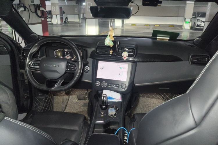 Used Lynk & Co 03 2022 2.0TD DCT JingPro Center Console