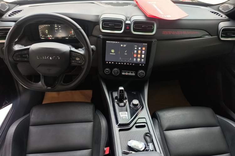 Used Lynk & Co 03 2022 2.0TD DCT JingPro Center Console