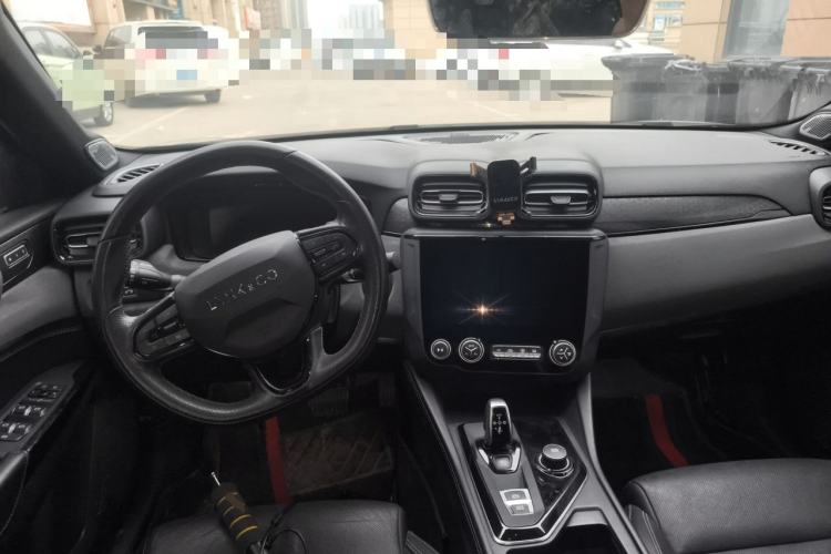 Used Lynk & Co 03 2022 2.0TD DCT JingPro Center Console