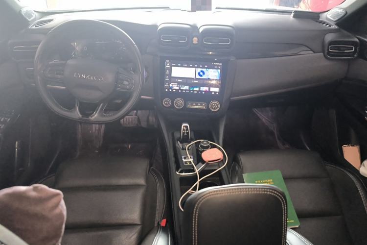 Used Lynk & Co 03 2022 2.0TD DCT JingPro Center Console