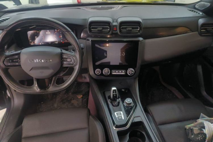 Used Lynk & Co 03 2022 2.0TD DCT JingPro Center Console