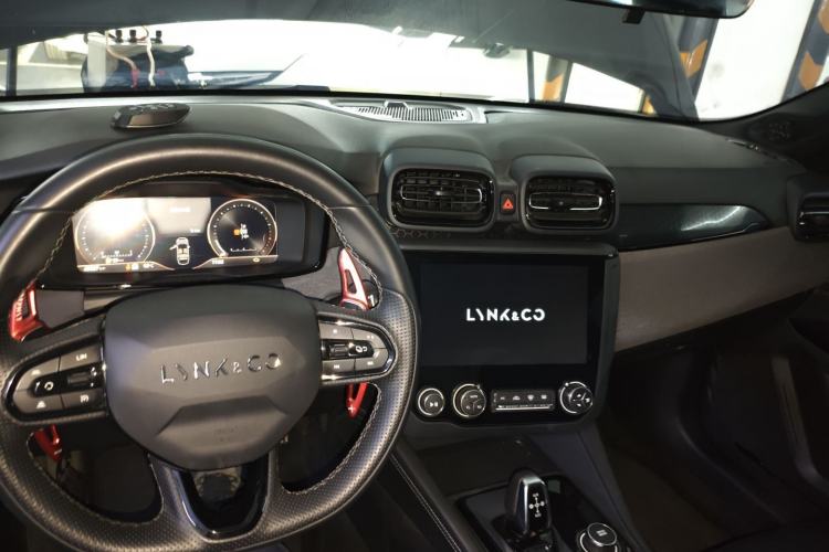 Used Lynk & Co 03 2022 1.5TD DCT JingPlus Center Console