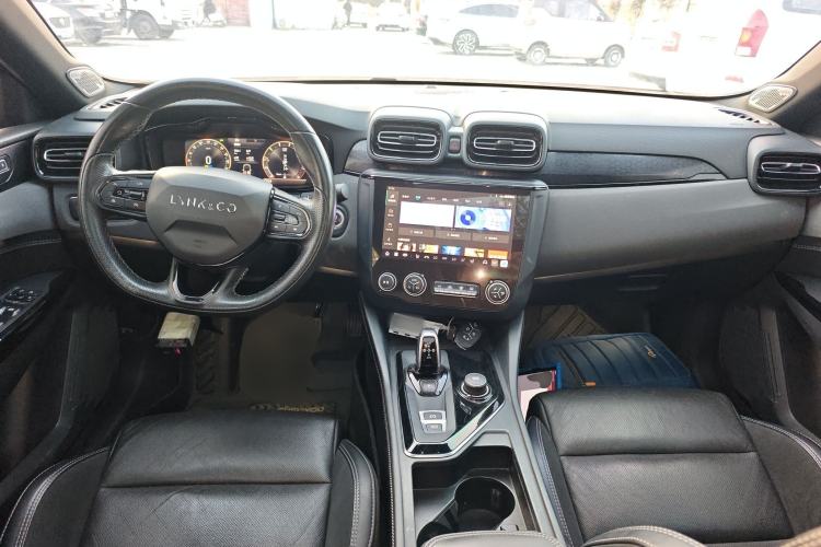 Used Lynk & Co 03 2022 2.0TD DCT JingPro Center Console