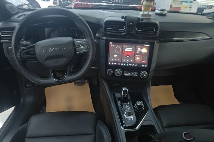 Used Lynk & Co 03 2022 2.0TD DCT JingPro Center Console