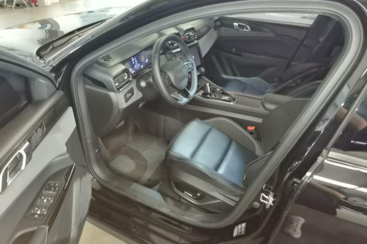 Used Lynk & Co 03 2022 2.0TD DCT GenioPlus Driver Seat