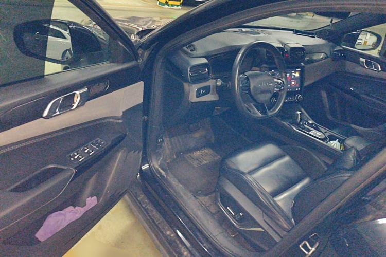 Used Lynk & Co 03 2022 2.0TD DCT GenioPlus Driver Seat