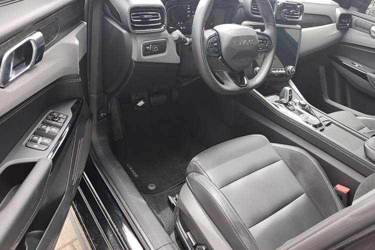 Used Lynk & Co 03 2022 2.0TD DCT GenioPlus Driver Seat
