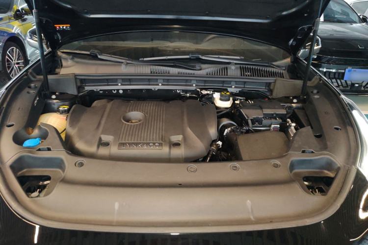 Used Lynk & Co 03 2022 2.0TD DCT JingPro Engine Bay