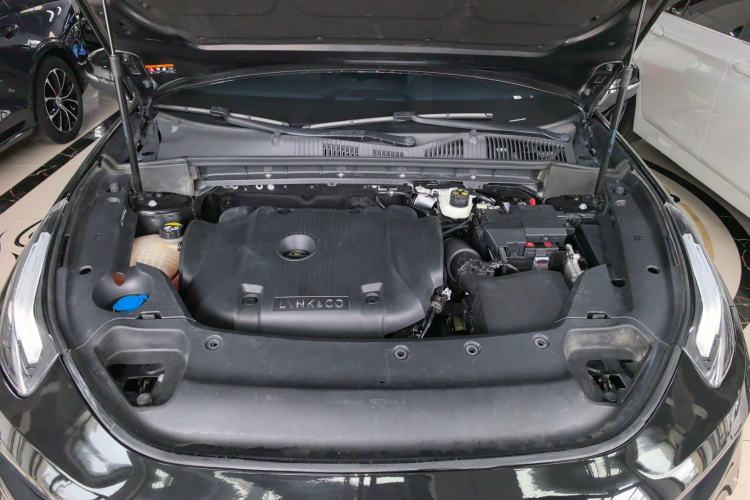Used Lynk & Co 03 2022 2.0TD DCT JingPro Engine Bay