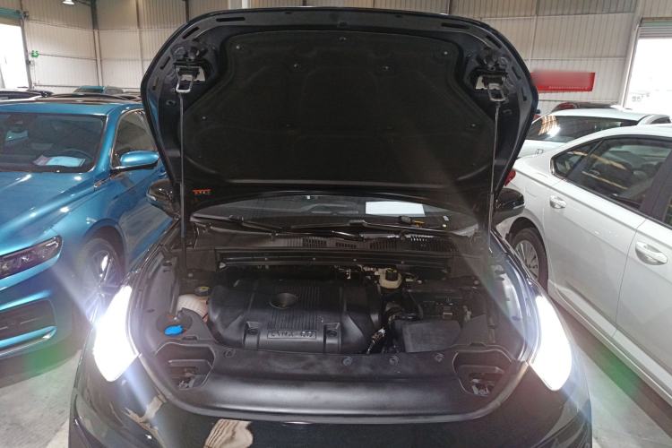 Used Lynk & Co 03 2022 2.0TD DCT JingPro Engine Bay