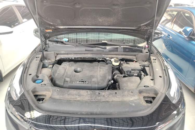Used Lynk & Co 03 2022 2.0TD DCT JingPro Engine Bay