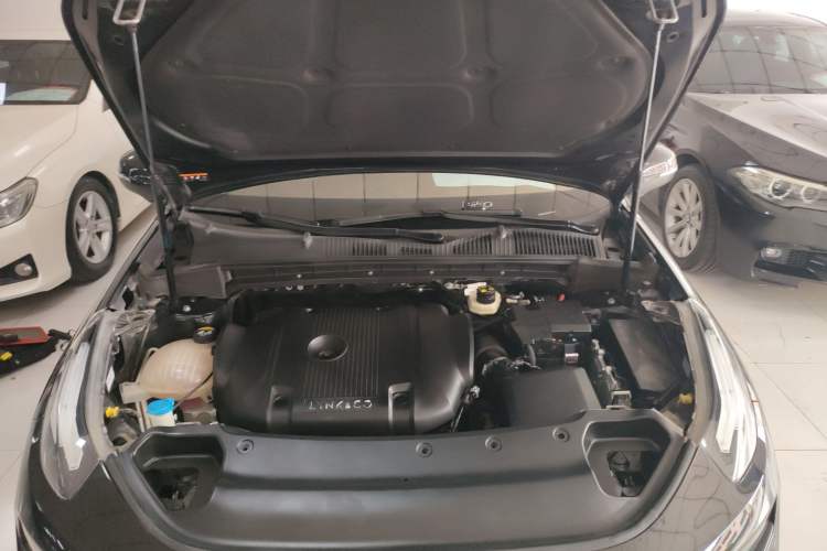 Used Lynk & Co 03 2022 2.0TD DCT JingPro Engine Bay